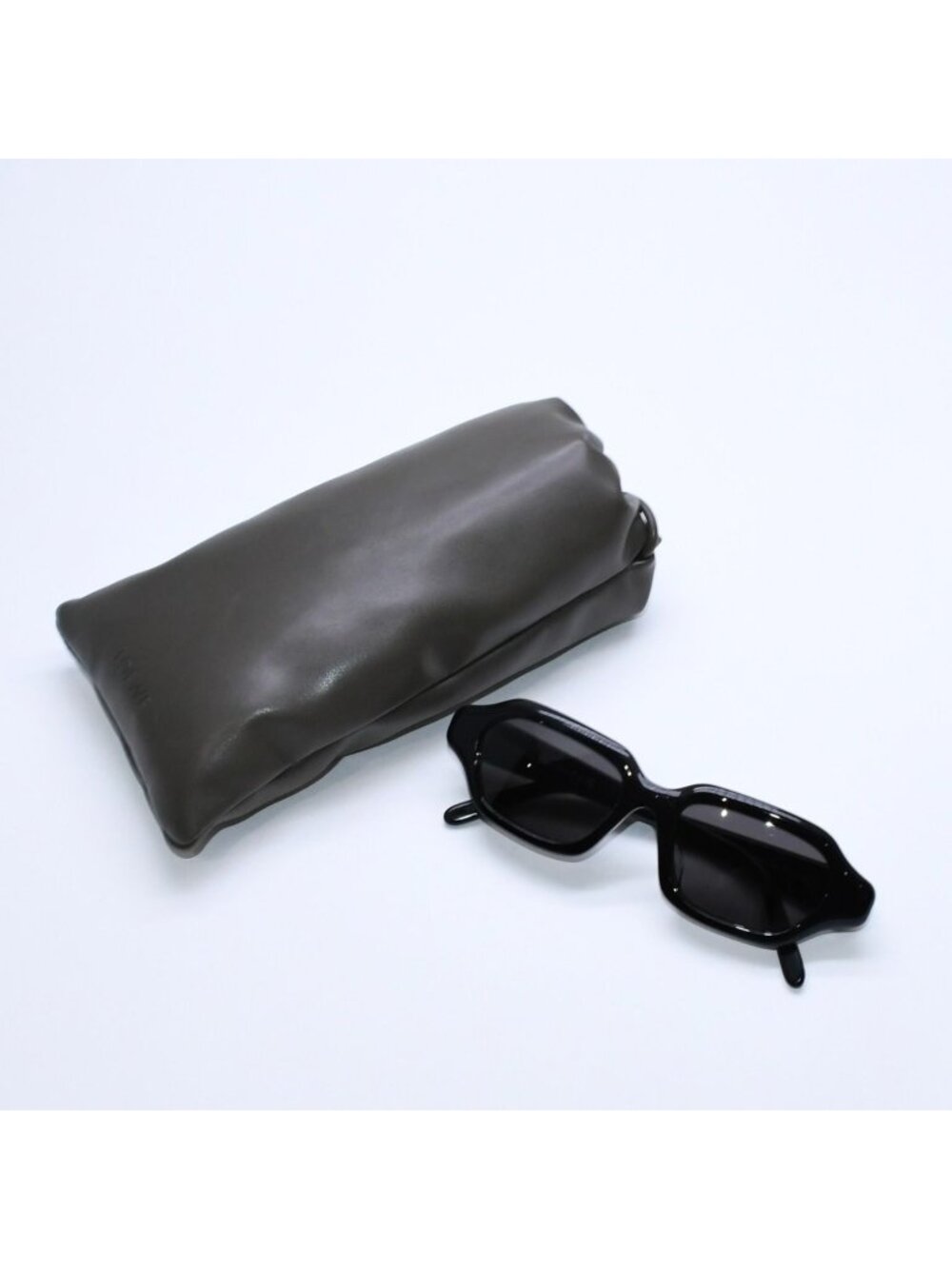 Loewe Rectangular Slim Sunglasses 17 140 Black Gray Eyewear Gold